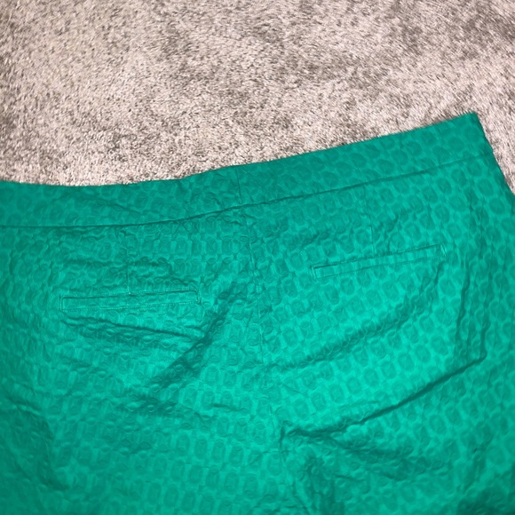 Crown & Ivy Curvy Green Designed shorts size 24W - Picture 11 of 11